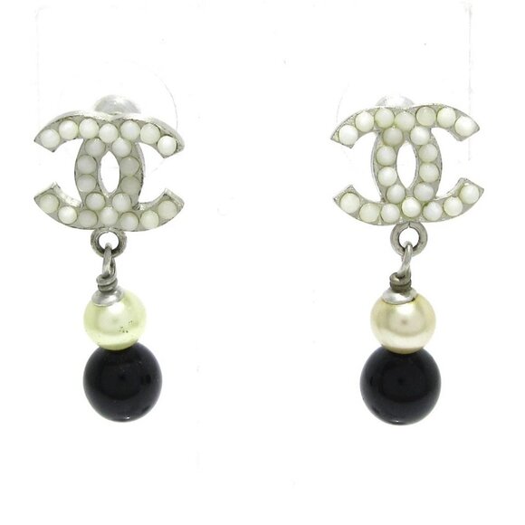 Auth CHANEL - Silver Black White Hardware Fake Pearl Earrings - Picture 5 of 10